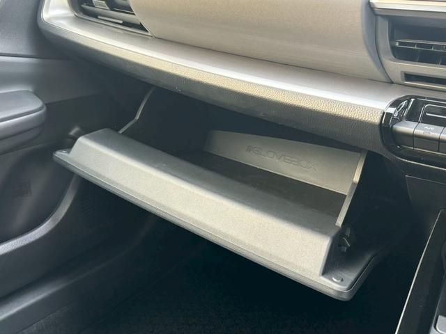 プリウス X 禁煙 ワンオーナー セーフティセンス 純正8インチディスプレイオーディオ バックカメラ ACC BSM ETC2.0 ブレーキホールド クリソナ スペアキー AC100V スペアタイヤ有 車検整備付(37枚目)