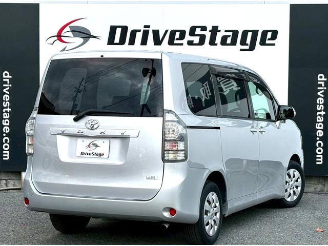 ヴォクシー トランス－Ｘ　禁煙車　ＥＣＬＩＰＳＥ７インチナビ・ＴＶ・フルセグ　レーダー探知機　両側スライドドア　２列シート　Ｂｌｕｅｔｏｏｔｈ　ＥＴＣ　ＡＡＣ　ＣＤ・ＤＶＤ　タイミングチェーン　チップアップシート　車検整備付き（8枚目）