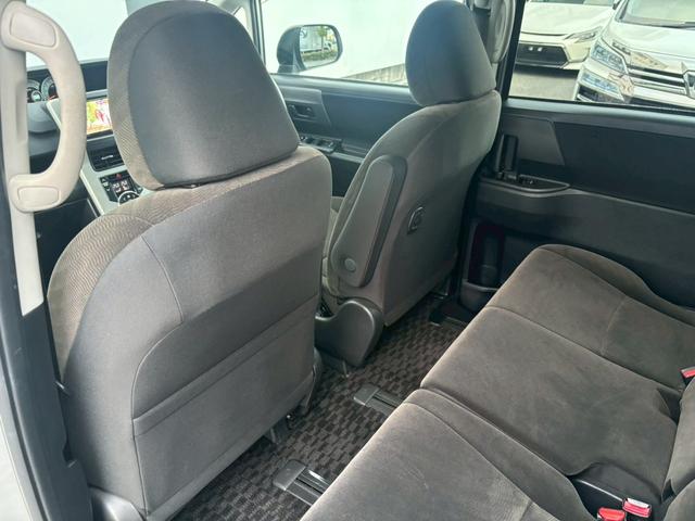 ヴォクシー トランス－Ｘ　禁煙車　ＥＣＬＩＰＳＥ７インチナビ・ＴＶ・フルセグ　レーダー探知機　両側スライドドア　２列シート　Ｂｌｕｅｔｏｏｔｈ　ＥＴＣ　ＡＡＣ　ＣＤ・ＤＶＤ　タイミングチェーン　チップアップシート　車検整備付き（18枚目）