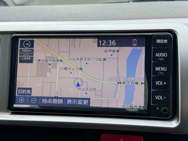 ハイエースワゴン グランドキャビン　禁煙車／法人ワンオーナー／トヨタセーフティセンス／４ＷＤ／１０人乗り／純正ナビＴＶ／バックカメラ／ＥＴＣ／オートハイビーム／オートエアコン／プライバシーガラス／リア両側固定ガラス／車検整備付き（13枚目）