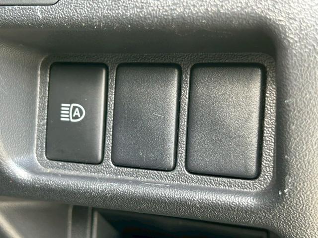 ハイエースワゴン グランドキャビン　禁煙車／法人ワンオーナー／トヨタセーフティセンス／４ＷＤ／１０人乗り／純正ナビＴＶ／バックカメラ／ＥＴＣ／オートハイビーム／オートエアコン／プライバシーガラス／リア両側固定ガラス／車検整備付き（32枚目）