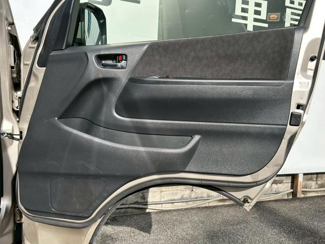 ハイエースワゴン グランドキャビン　禁煙車／法人ワンオーナー／トヨタセーフティセンス／４ＷＤ／１０人乗り／純正ナビＴＶ／バックカメラ／ＥＴＣ／オートハイビーム／オートエアコン／プライバシーガラス／リア両側固定ガラス／車検整備付き（43枚目）