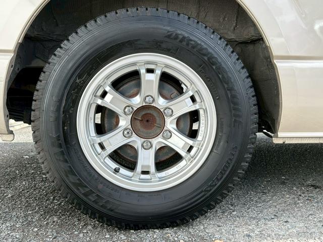 ハイエースワゴン グランドキャビン　禁煙車／法人ワンオーナー／トヨタセーフティセンス／４ＷＤ／１０人乗り／純正ナビＴＶ／バックカメラ／ＥＴＣ／オートハイビーム／オートエアコン／プライバシーガラス／リア両側固定ガラス／車検整備付き（56枚目）