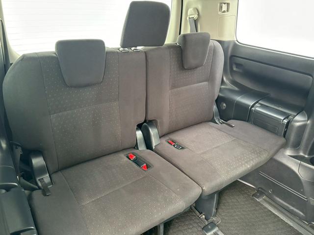 ヴォクシー ハイブリッドＶ　禁煙車　セーフティセンス　両側パワースライド　前席シートヒーター　ワイヤレス充電　純正ナビ　バックカメラ　ＥＴＣ　Ｂｌｕｅｔｏｏｔｈ　ＬＥＤ　ダブルエアコン　クルーズコントロール　車検整備付き（17枚目）