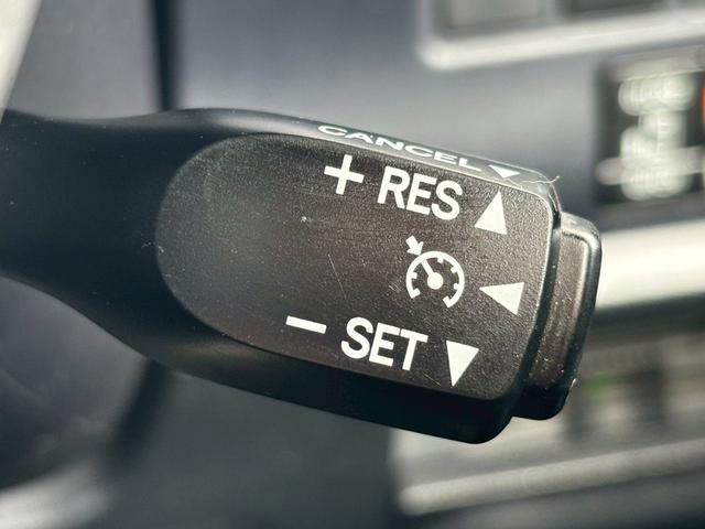 ヴォクシー ハイブリッドＶ　禁煙車　セーフティセンス　両側パワースライド　前席シートヒーター　ワイヤレス充電　純正ナビ　バックカメラ　ＥＴＣ　Ｂｌｕｅｔｏｏｔｈ　ＬＥＤ　ダブルエアコン　クルーズコントロール　車検整備付き（23枚目）