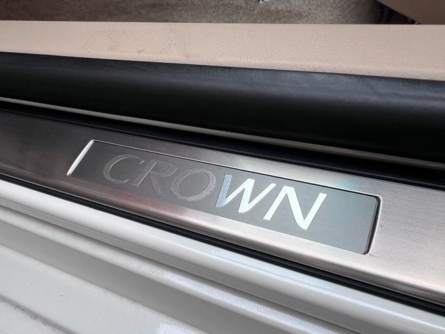 クラウン ロイヤルサルーン ユーザー様買取車輌/取扱説明書/記録簿/禁煙車/スマートキー2個/HIDヘッドライト/クルーズコントロール/パワーシート/純正.17AW/イージークローザー/モード切替/ETC(23枚目)