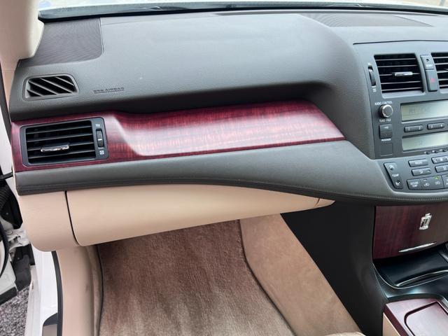 クラウン ロイヤルサルーン ユーザー様買取車輌/取扱説明書/記録簿/禁煙車/スマートキー2個/HIDヘッドライト/クルーズコントロール/パワーシート/純正.17AW/イージークローザー/モード切替/ETC(40枚目)