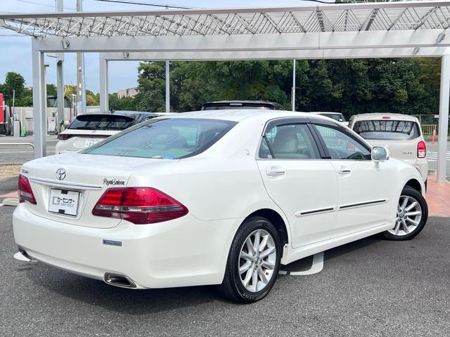 クラウン ロイヤルサルーン ユーザー様買取車輌/取扱説明書/記録簿/禁煙車/スマートキー2個/HIDヘッドライト/クルーズコントロール/パワーシート/純正.17AW/イージークローザー/モード切替/ETC(70枚目)