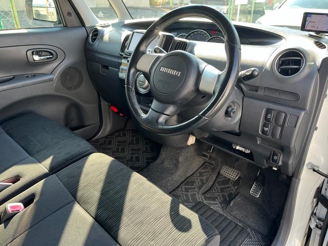 タント カスタムＲＳ　ターボ　ナビ　ＴＶ　ＥＴＣ　バックカメラ　レーダー探知機　社外１６インチアルミ　ＨＩＤフォグランプ　Ｂｌｕｅｔｏｏｔｈ（8枚目）