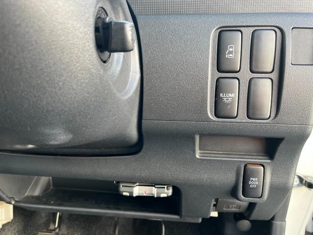 タント カスタムＲＳ　ターボ　ナビ　ＴＶ　ＥＴＣ　バックカメラ　レーダー探知機　社外１６インチアルミ　ＨＩＤフォグランプ　Ｂｌｕｅｔｏｏｔｈ（9枚目）