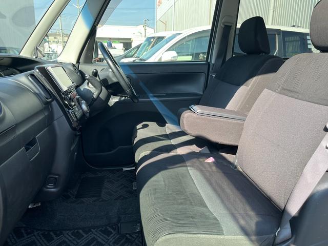 タント カスタムＲＳ　ターボ　ナビ　ＴＶ　ＥＴＣ　バックカメラ　レーダー探知機　社外１６インチアルミ　ＨＩＤフォグランプ　Ｂｌｕｅｔｏｏｔｈ（14枚目）