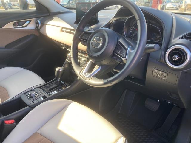 ＣＸ－３ １５Ｓ　アーバン　ドレッサー　ブラックグロッシーパッケージ　衝突被害軽減ブレーキ　追従クルコン　前後誤発進抑制機能　ブラインドスポットモニター　３６０°全周囲モニター　ホワイト合皮コンビシート　シートヒーター　ＬＥＤヘッドライト（10枚目）