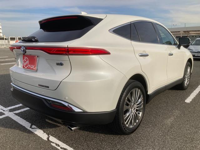 ハリアーハイブリッド Ｚ　レザーパッケージ　調光パノラマルーフ　衝突被害軽減ブレーキ　レーダークルーズ　ブラウンステッチ入革シート　ＪＢＬサウンドシステム　純正１２．３インチナビ　フルセグＴＶ　全周囲モニター　シートエアコン　パワーＢドア　禁煙（9枚目）