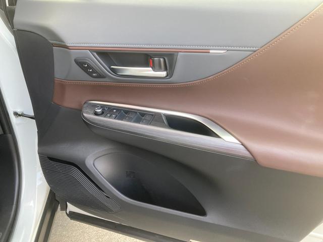 ハリアーハイブリッド Ｚ　レザーパッケージ　調光パノラマルーフ　衝突被害軽減ブレーキ　レーダークルーズ　ブラウンステッチ入革シート　ＪＢＬサウンドシステム　純正１２．３インチナビ　フルセグＴＶ　全周囲モニター　シートエアコン　パワーＢドア　禁煙（38枚目）