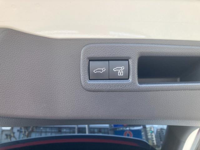 ハリアーハイブリッド Ｚ　レザーパッケージ　調光パノラマルーフ　衝突被害軽減ブレーキ　レーダークルーズ　ブラウンステッチ入革シート　ＪＢＬサウンドシステム　純正１２．３インチナビ　フルセグＴＶ　全周囲モニター　シートエアコン　パワーＢドア　禁煙（42枚目）