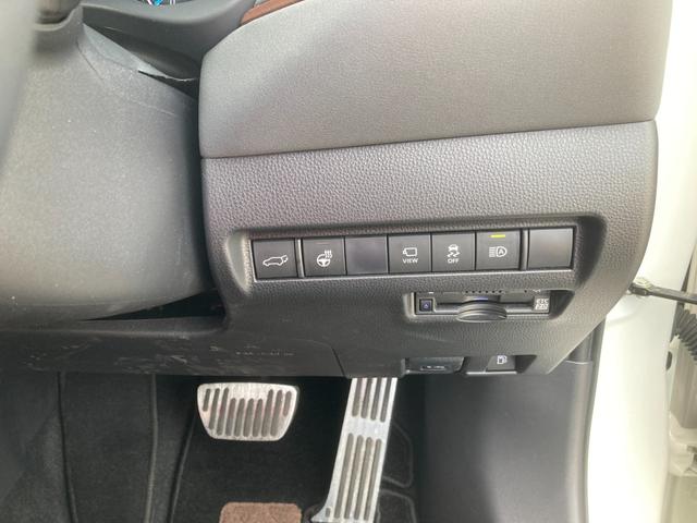 ハリアーハイブリッド Ｚ　レザーパッケージ　調光パノラマルーフ　衝突被害軽減ブレーキ　レーダークルーズ　ブラウンステッチ入革シート　ＪＢＬサウンドシステム　純正１２．３インチナビ　フルセグＴＶ　全周囲モニター　シートエアコン　パワーＢドア　禁煙（63枚目）