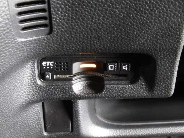 G・Lホンダセンシング iphone対応ナビRカメラLED メモリーナビ バックカメラ LEDヘッドライト 片側電動スライドドア ETC ホンダセンシング ワンオーナー車両 運転席ハイトアジャスターシート 内装色ブラック 後席シェード 地上デジタル放送テレビ(7枚目)
