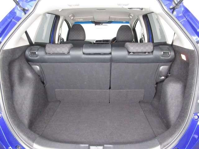 13G・Fパッケージ 衝突軽減1オナ社外LEDバーナー 衝突軽減ブレーキ ワンオーナー車両 社外LEDバーナー 運転席ハイトアジャスター インテリア内装ブラック サイド&カーテンエアバック オートリトラミラー タッチパネルオートエアコン スマートキー(20枚目)