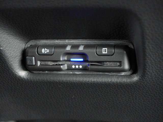 e:HEVホーム 社用車 ナビゲーションシステム バックカメラ ETC 電動パーキングブレーキシステム 液晶メーター スマートキーシステム リアワイパー 熱線 オートエアコン 合成皮革コンビシート インテリア内装黒(13枚目)