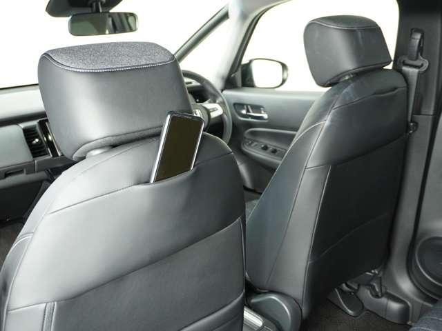 e:HEVホーム 社用車 ナビゲーションシステム バックカメラ ETC 電動パーキングブレーキシステム 液晶メーター スマートキーシステム リアワイパー 熱線 オートエアコン 合成皮革コンビシート インテリア内装黒(15枚目)