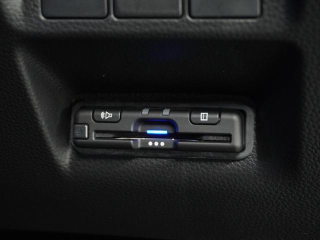 ステップワゴン エアー　１オ－ナ－　ナビ　後席モニタ　Ｒカメ　ＥＴＣ　両電扉　ＢＴ　後席シェード　運転席ハイトアジャスターシート　液晶メーター　インテリア内装黒　サイドバイザー　二列目キャプテンシート　電動サイドブレーキ（5枚目）