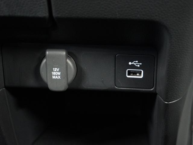 ステップワゴン エアー　１オ－ナ－　ナビ　後席モニタ　Ｒカメ　ＥＴＣ　両電扉　ＢＴ　後席シェード　運転席ハイトアジャスターシート　液晶メーター　インテリア内装黒　サイドバイザー　二列目キャプテンシート　電動サイドブレーキ（7枚目）