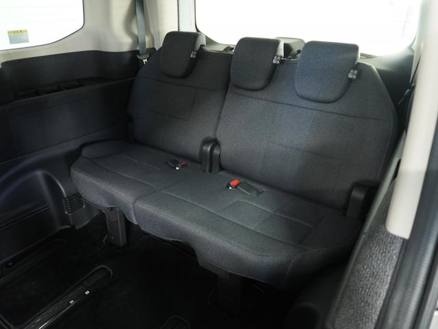 ステップワゴン エアー　１オ－ナ－　ナビ　後席モニタ　Ｒカメ　ＥＴＣ　両電扉　ＢＴ　後席シェード　運転席ハイトアジャスターシート　液晶メーター　インテリア内装黒　サイドバイザー　二列目キャプテンシート　電動サイドブレーキ（13枚目）