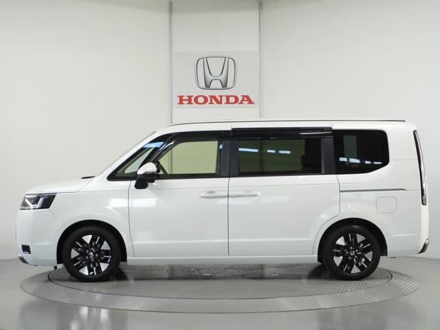 ステップワゴン エアー　１オ－ナ－　ナビ　後席モニタ　Ｒカメ　ＥＴＣ　両電扉　ＢＴ　後席シェード　運転席ハイトアジャスターシート　液晶メーター　インテリア内装黒　サイドバイザー　二列目キャプテンシート　電動サイドブレーキ（16枚目）