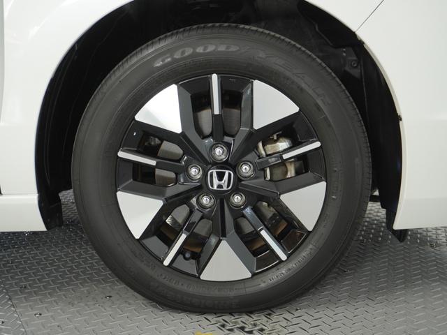 ステップワゴン エアー　１オ－ナ－　ナビ　後席モニタ　Ｒカメ　ＥＴＣ　両電扉　ＢＴ　後席シェード　運転席ハイトアジャスターシート　液晶メーター　インテリア内装黒　サイドバイザー　二列目キャプテンシート　電動サイドブレーキ（19枚目）