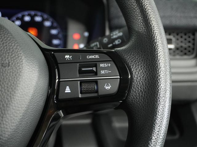 ステップワゴン エアー　１オ－ナ－　ナビ　後席モニタ　Ｒカメ　ＥＴＣ　両電扉　ＢＴ　後席シェード　運転席ハイトアジャスターシート　液晶メーター　インテリア内装黒　サイドバイザー　二列目キャプテンシート　電動サイドブレーキ（22枚目）