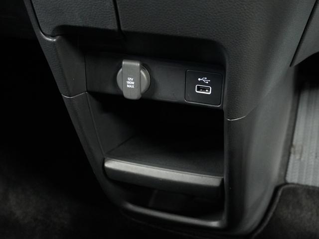 ステップワゴン エアー　１オ－ナ－　ナビ　後席モニタ　Ｒカメ　ＥＴＣ　両電扉　ＢＴ　後席シェード　運転席ハイトアジャスターシート　液晶メーター　インテリア内装黒　サイドバイザー　二列目キャプテンシート　電動サイドブレーキ（56枚目）