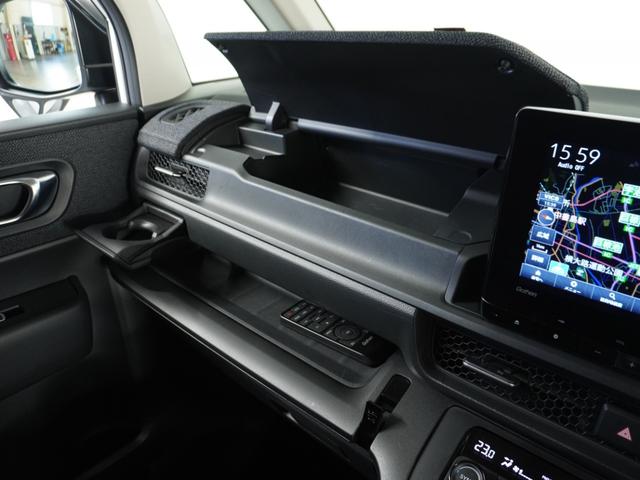 ステップワゴン エアー　１オ－ナ－　ナビ　後席モニタ　Ｒカメ　ＥＴＣ　両電扉　ＢＴ　後席シェード　運転席ハイトアジャスターシート　液晶メーター　インテリア内装黒　サイドバイザー　二列目キャプテンシート　電動サイドブレーキ（62枚目）