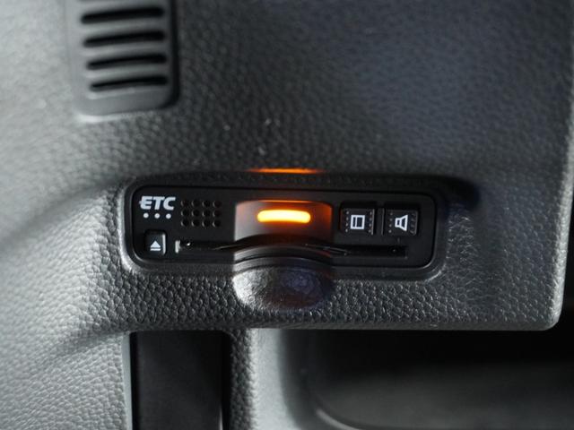 Ｎ－ＢＯＸカスタム Ｇ・Ｌターボホンダセンシング　ナビ　Ｒカメ　ＥＴＣ　両電扉　ＢＴ　地デジ　ＬＥＤ　クルコン　サイドバイザー　後席シェード　インテリア内装ブラック　合皮コンビシート　革巻ステアリング　ターボ車　運転席ハイトアジャスターシート（4枚目）