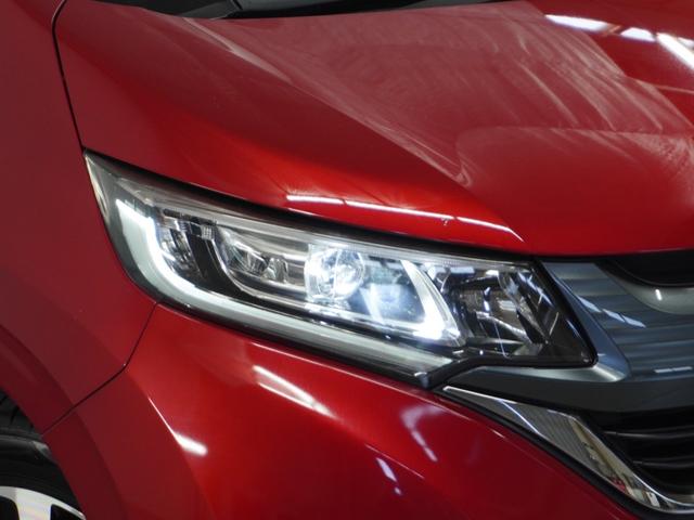 フリード Ｇ・ホンダセンシング　１オ－ナ－　ナビ　Ｒカメ　ＥＴＣ　両電扉　ＢＴ　地デジ　ＬＥＤ　後席シェード　マッドガード　インテリア内装ブラック　合皮コンビシート　サイドバイザー　二列目キャプテンシート　革巻ステアリング（13枚目）