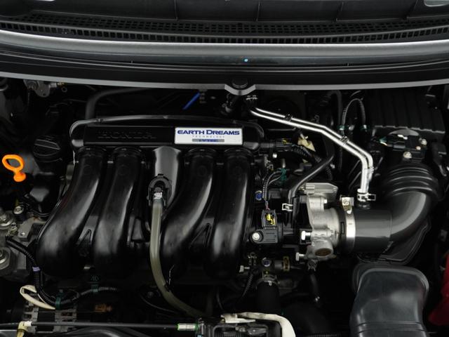 フリード Ｇ・ホンダセンシング　１オ－ナ－　ナビ　Ｒカメ　ＥＴＣ　両電扉　ＢＴ　地デジ　ＬＥＤ　後席シェード　マッドガード　インテリア内装ブラック　合皮コンビシート　サイドバイザー　二列目キャプテンシート　革巻ステアリング（62枚目）
