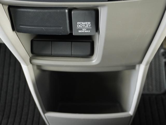 ステップワゴン Ｇホンダセンシング　１オ－ナ－　両電扉　ナビ　Ｒカメラ　ＥＴＣ　サイドバイザー　後席シェード　インテリア内装アイボリー　シートバックテーブル　デジタルメーター　三列シート　二列目キャプテンシート　ＬＥＤヘッドライト（4枚目）