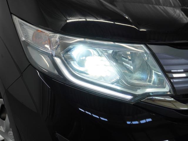 ステップワゴン Ｇホンダセンシング　１オ－ナ－　両電扉　ナビ　Ｒカメラ　ＥＴＣ　サイドバイザー　後席シェード　インテリア内装アイボリー　シートバックテーブル　デジタルメーター　三列シート　二列目キャプテンシート　ＬＥＤヘッドライト（12枚目）