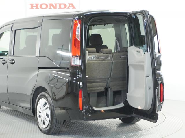 ステップワゴン Ｇホンダセンシング　１オ－ナ－　両電扉　ナビ　Ｒカメラ　ＥＴＣ　サイドバイザー　後席シェード　インテリア内装アイボリー　シートバックテーブル　デジタルメーター　三列シート　二列目キャプテンシート　ＬＥＤヘッドライト（15枚目）