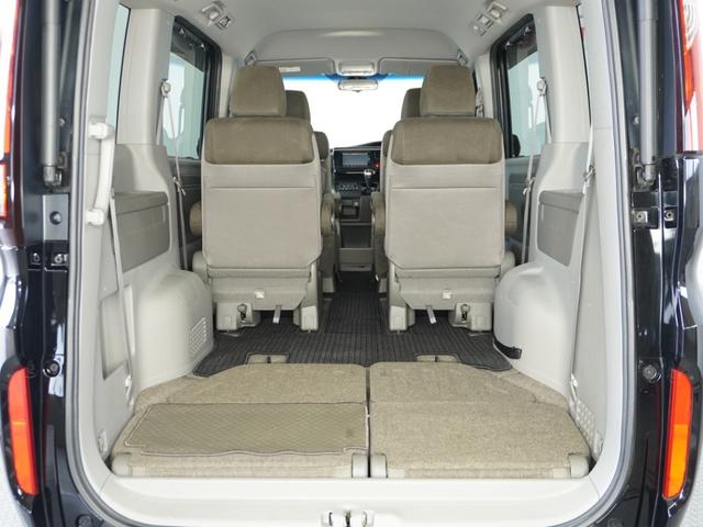 ステップワゴン Ｇホンダセンシング　１オ－ナ－　両電扉　ナビ　Ｒカメラ　ＥＴＣ　サイドバイザー　後席シェード　インテリア内装アイボリー　シートバックテーブル　デジタルメーター　三列シート　二列目キャプテンシート　ＬＥＤヘッドライト（17枚目）