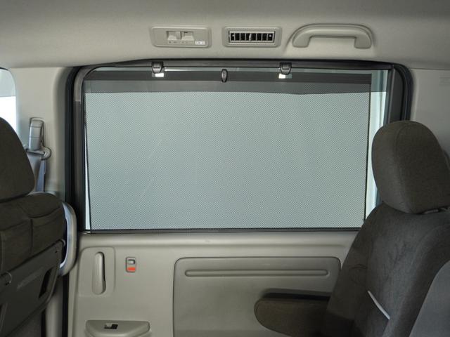 ステップワゴン Ｇホンダセンシング　１オ－ナ－　両電扉　ナビ　Ｒカメラ　ＥＴＣ　サイドバイザー　後席シェード　インテリア内装アイボリー　シートバックテーブル　デジタルメーター　三列シート　二列目キャプテンシート　ＬＥＤヘッドライト（18枚目）