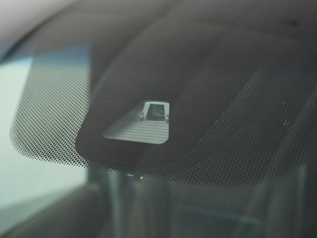 ステップワゴン Ｇホンダセンシング　１オ－ナ－　両電扉　ナビ　Ｒカメラ　ＥＴＣ　サイドバイザー　後席シェード　インテリア内装アイボリー　シートバックテーブル　デジタルメーター　三列シート　二列目キャプテンシート　ＬＥＤヘッドライト（22枚目）