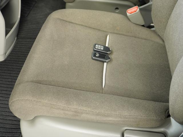ステップワゴン Ｇホンダセンシング　１オ－ナ－　両電扉　ナビ　Ｒカメラ　ＥＴＣ　サイドバイザー　後席シェード　インテリア内装アイボリー　シートバックテーブル　デジタルメーター　三列シート　二列目キャプテンシート　ＬＥＤヘッドライト（34枚目）