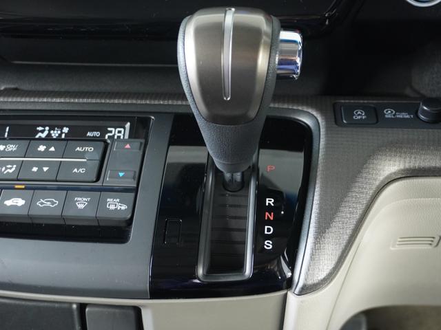 ステップワゴン Ｇホンダセンシング　１オ－ナ－　両電扉　ナビ　Ｒカメラ　ＥＴＣ　サイドバイザー　後席シェード　インテリア内装アイボリー　シートバックテーブル　デジタルメーター　三列シート　二列目キャプテンシート　ＬＥＤヘッドライト（56枚目）