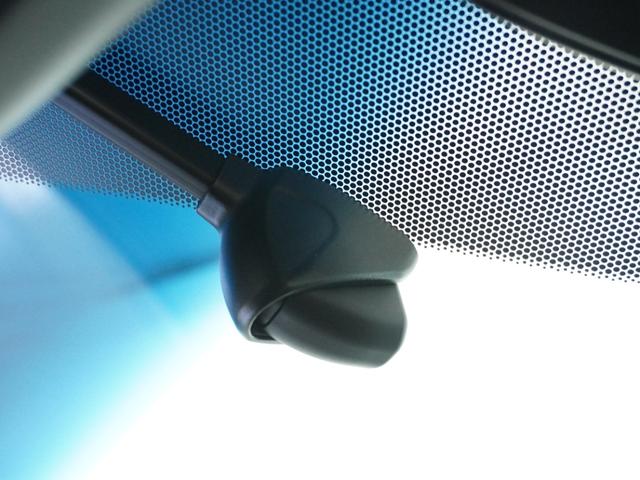 ステップワゴンスパーダ スパーダホンダセンシング　ナビ　Ｄレコ　Ｒカメ　ＥＴＣ２．０　両電扉　ＢＴ接続　ＬＥＤ　インテリア内装黒　運転席ハイトアジャスターシート　後席シェード　二列目ベンチシート　パドルシフト　デジタルメーター　革巻ステアリング（5枚目）