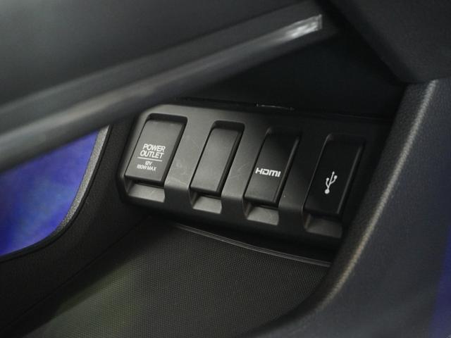 ヴェゼル ハイブリッドＺ・ホンダセンシング　ナビ　Ｒカメ　ＥＴＣ　クルコン　ＢＴ　地デジ　シートヒーター　ブレーキホールド付電動パーキングブレーキ　インテリア内装ブラック　運転席ハイトアジャスターシート　サイドバイザー　合皮コンビシート（5枚目）