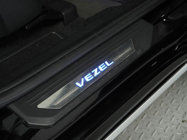 ヴェゼル ハイブリッドＺ・ホンダセンシング　ナビ　Ｒカメ　ＥＴＣ　クルコン　ＢＴ　地デジ　シートヒーター　ブレーキホールド付電動パーキングブレーキ　インテリア内装ブラック　運転席ハイトアジャスターシート　サイドバイザー　合皮コンビシート（29枚目）