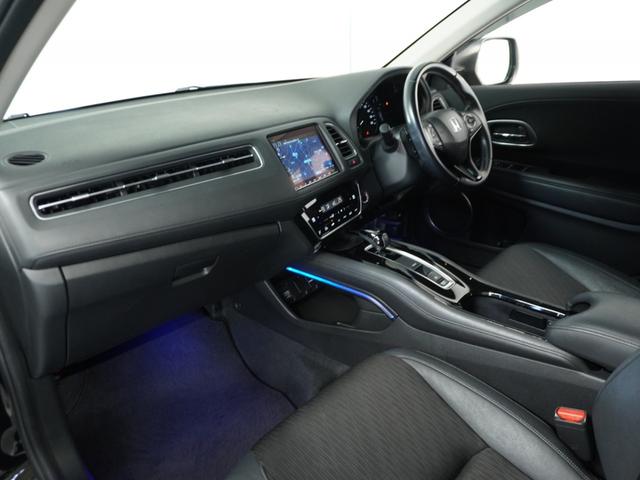 ヴェゼル ハイブリッドＺ・ホンダセンシング　ナビ　Ｒカメ　ＥＴＣ　クルコン　ＢＴ　地デジ　シートヒーター　ブレーキホールド付電動パーキングブレーキ　インテリア内装ブラック　運転席ハイトアジャスターシート　サイドバイザー　合皮コンビシート（36枚目）