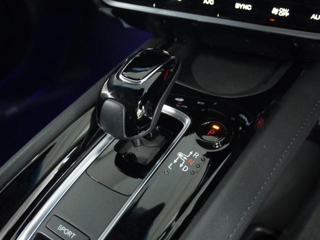 ヴェゼル ハイブリッドＺ・ホンダセンシング　ナビ　Ｒカメ　ＥＴＣ　クルコン　ＢＴ　地デジ　シートヒーター　ブレーキホールド付電動パーキングブレーキ　インテリア内装ブラック　運転席ハイトアジャスターシート　サイドバイザー　合皮コンビシート（59枚目）