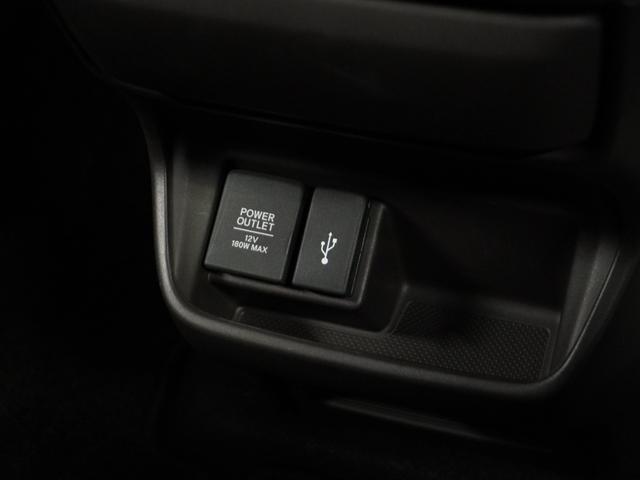 フリード Ｇ・ホンダセンシング　１オ－ナ－　ナビ　Ｒカメ　ＥＴＣ　両電扉　ＢＴ　地デジ　ＤＶＤ　シートヒーター　後席シェード　サイドバイザー　運転席ハイトアジャスターシート　二列目キャプテンシート　デジタルメーター　三列シート（6枚目）