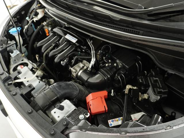 フリード Ｇ・ホンダセンシング　１オ－ナ－　ナビ　Ｒカメ　ＥＴＣ　両電扉　ＢＴ　地デジ　ＤＶＤ　シートヒーター　後席シェード　サイドバイザー　運転席ハイトアジャスターシート　二列目キャプテンシート　デジタルメーター　三列シート（19枚目）